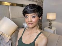 LissyLuxe - female with black hair webcam at ImLive