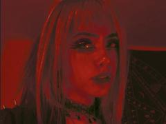 LitenKiitt - female with black hair webcam at xLoveCam