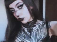 LitenKiitt - female with black hair webcam at xLoveCam