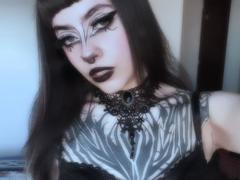 LitenKiitt - female with black hair webcam at xLoveCam