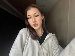 LixDomii - female with brown hair and  big tits webcam at xLoveCam