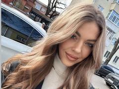 LizaSweety22 - blond female with  big tits webcam at ImLive