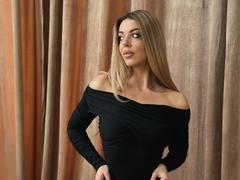 LizaSweety22 - blond female with  big tits webcam at ImLive