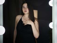 LizabethAmore - female with brown hair webcam at xLoveCam