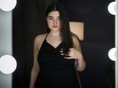 LizabethAmore - female with brown hair webcam at xLoveCam