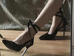 Lizee - female with brown hair and  big tits webcam at xLoveCam