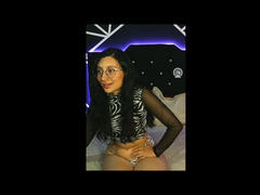 LizzMoonas from xLoveCam