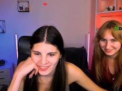 LizzieGinger from xLoveCam