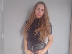 LizzyBeck - female with brown hair webcam at xLoveCam