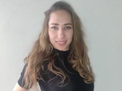 LizzyBeck - female with brown hair webcam at xLoveCam