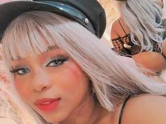 LizzyFoxy from xLoveCam