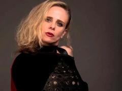 Lockenlicht-hot - blond female webcam at xLoveCam