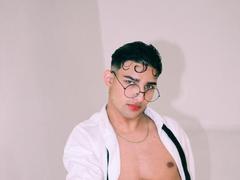 LogaanHotts - male webcam at xLoveCam