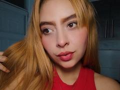 LolaEvans from xLoveCam