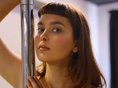 LolaLark - female with brown hair webcam at LiveJasmin