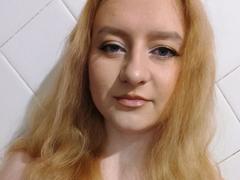 LolaMinnie from xLoveCam
