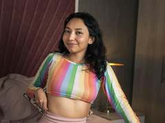 LolaScarlet - female with black hair webcam at xLoveCam