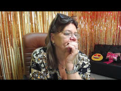 LolaSun - female with brown hair webcam at xLoveCam