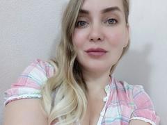 LolaWhiter - blond female with  big tits webcam at xLoveCam