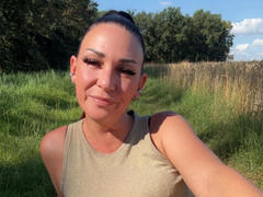 Lolacat-hot - female with black hair webcam at xLoveCam