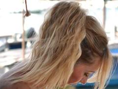 Lolai69 - blond female webcam at xLoveCam