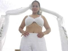 LolaBigTitsJuicy - female with brown hair and  big tits webcam at xLoveCam