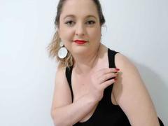 HottieLollyy - female with brown hair and  big tits webcam at ImLive