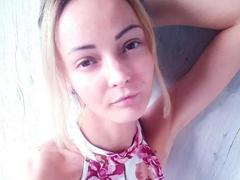 Lollyypop - blond female webcam at xLoveCam