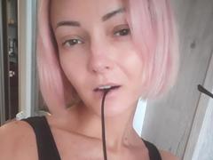 Lollyypop - blond female webcam at xLoveCam