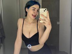 LonaFrias - female with brown hair and  big tits webcam at xLoveCam