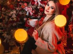 LoraDevine - blond female with  big tits webcam at LiveJasmin