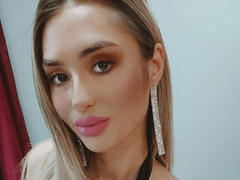 LoraDevine from LiveJasmin