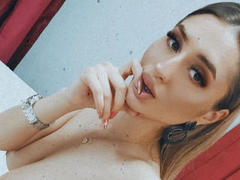 LoraDevine - blond female with  big tits webcam at LiveJasmin