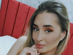 LoraDevine - blond female with  big tits webcam at LiveJasmin