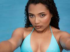 LoraineeRios - female with brown hair webcam at xLoveCam