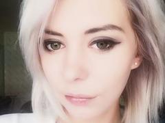Loraxlux - blond female with  big tits webcam at xLoveCam
