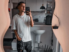 HenrySi - male webcam at xLoveCam