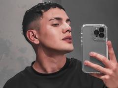 HenrySi - male webcam at xLoveCam