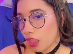 LoreDuval from xLoveCam