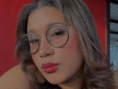 LoreDuval - female webcam at xLoveCam