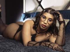 LoreDuval - female webcam at xLoveCam