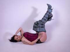 LorentGray - female with black hair and  big tits webcam at xLoveCam