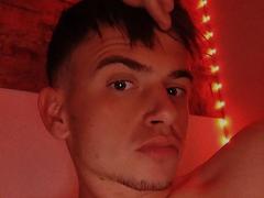 LorenzoZo from xLoveCam