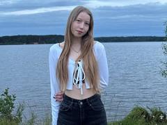 LoretaFeltner - female with brown hair and  big tits webcam at xLoveCam