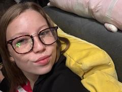 LoretaFeltner - female with brown hair and  big tits webcam at xLoveCam