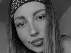 LoriSue - female with brown hair and  big tits webcam at xLoveCam