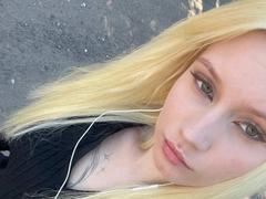 LorineHamway - female webcam at xLoveCam