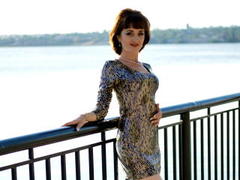 LorraineOSun - female with brown hair and  small tits webcam at xLoveCam