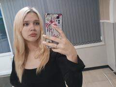 LouiseCarsten - female webcam at xLoveCam