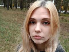 LouiseCarsten - female webcam at xLoveCam